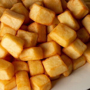 مكعبات البطاط المقلية