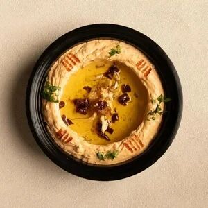 لبنة بالبيستو والطماطم المجففة