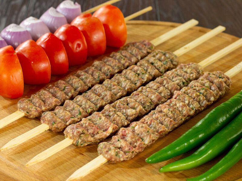 كباب حلبي متبل جاهز للشواء