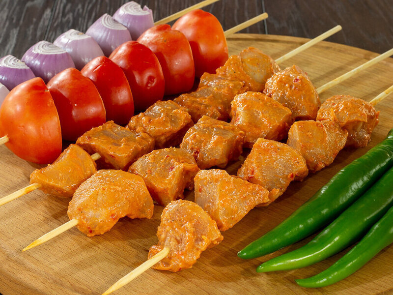 شيش طاووق متبل جاهز للشواء