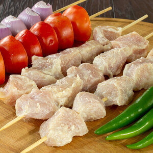 شيش طاووق لبناني متبل جاهز للشواء