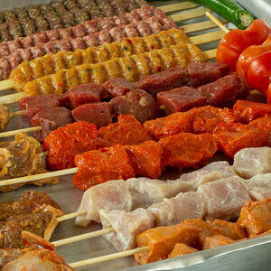 بوكس الأصدقاء يكفي ٥ أشخاص جاهز للشواء